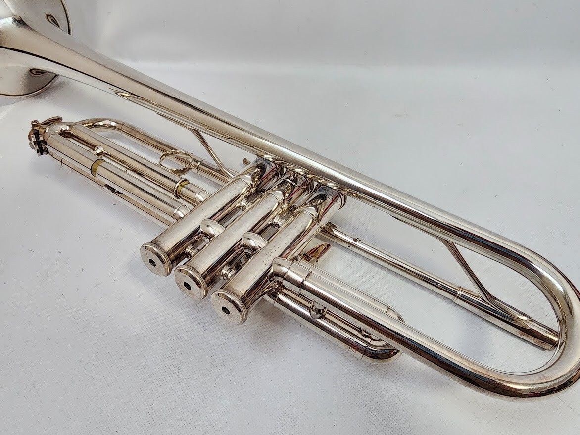 Yamaha Trumpet Ytr-739t With 1st Valve Triger 2 for sale Yamaha Trumpet Ytr-739t With 1st Valve Triger 2 for sale