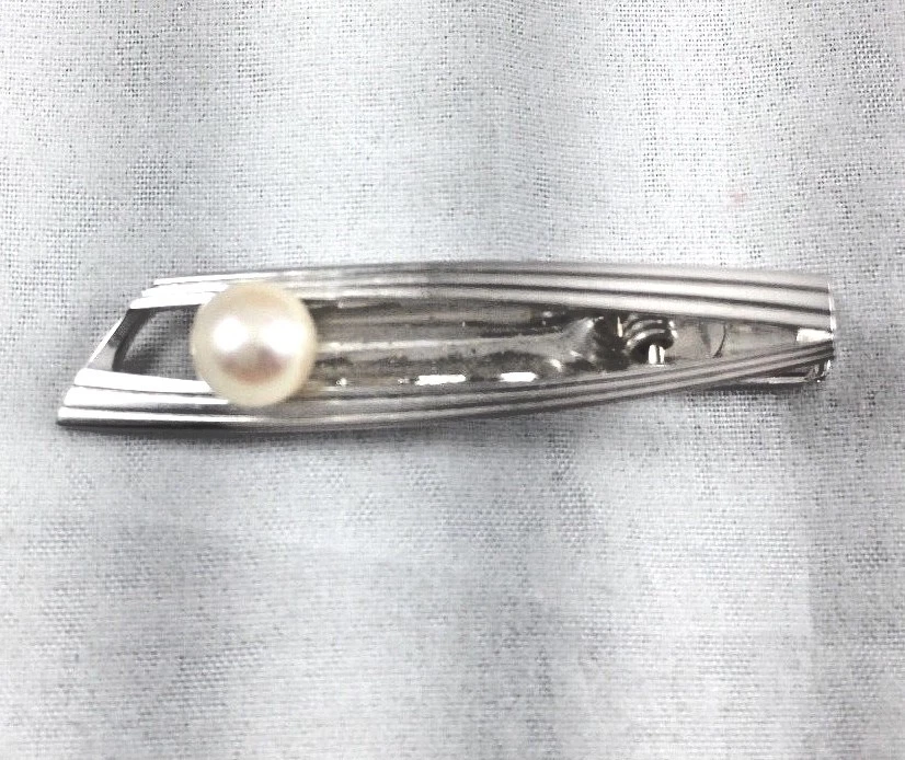 Beautiful Mikimoto Pearl 14K White Gold Cufflinks & Tie Clip Box Set - Image 2 of 4