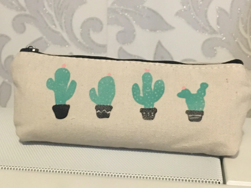 Cactus Plant Design Calico Makeup Bag - Picture 4 of 7