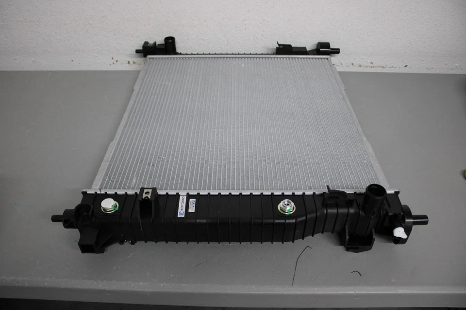 2010 2011 CADILLAC SRX FRONT RADIATOR Foto 4 de 4