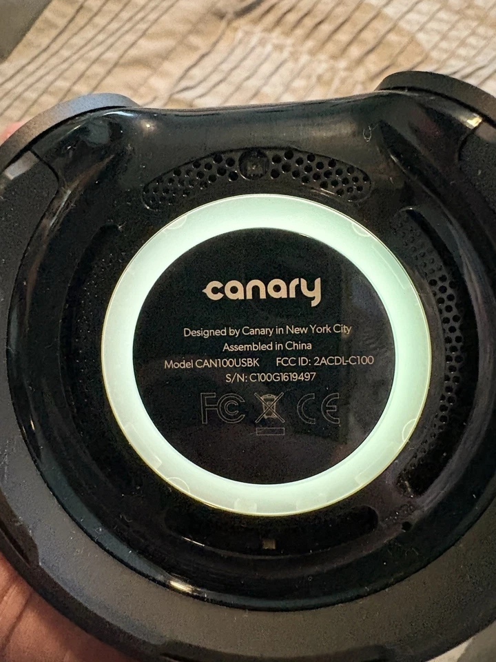 Cámara de seguridad para el hogar todo en uno Canary modelo CAN100USBLK -HD WiFi visión nocturna Foto 2 de 4