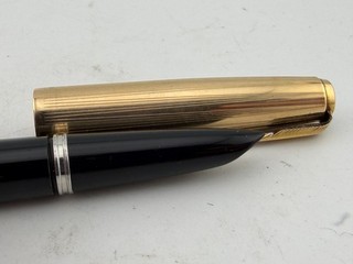 Lovely Rare Vintage Parker 51 Fountain Pen Black & Gold Cap 14ct Gold Med Nib