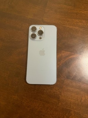 Apple iPhone 13 Pro - 128 GB - Sierra Blue (Unlocked)