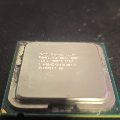 Intel Pentium E5300 Dual-Core 2.60GHz 2MB 800MHz LGA775 CPU SLGTL