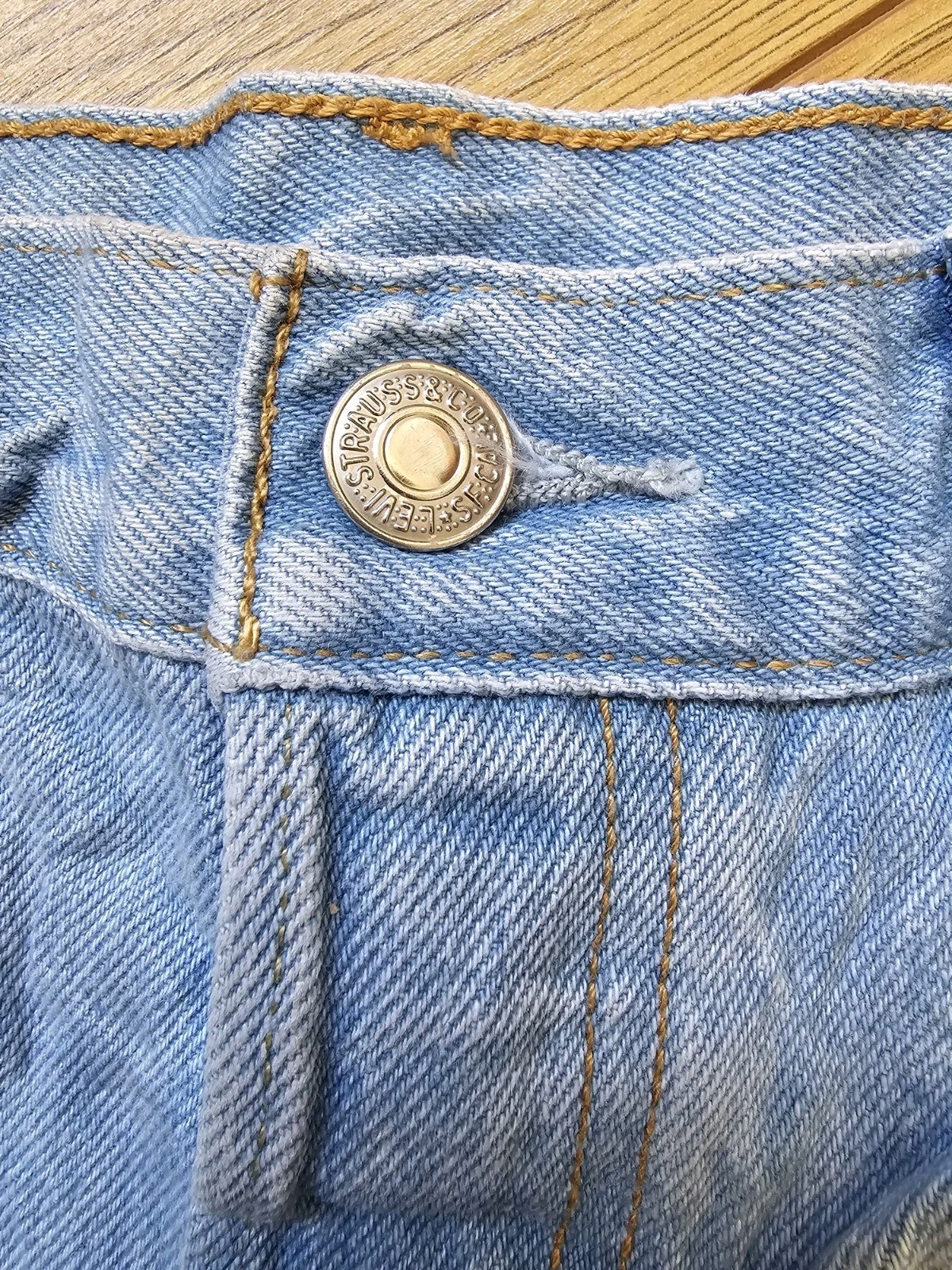 Levi's 501 Light Wash Denim Cut Off Shorts Distressed Ripped Button Fly W29 image 2