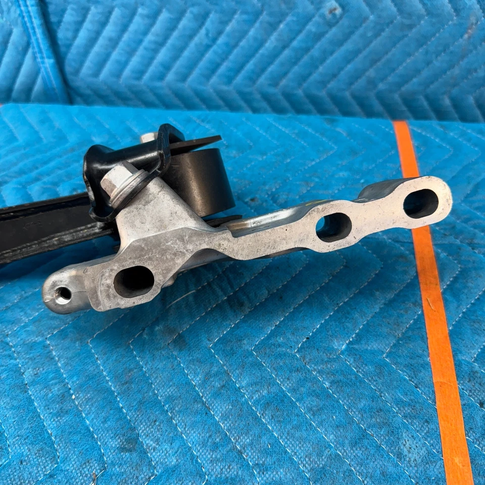 05-12 TOYOTA AVALON XL RIGHT TORQUE ROD ENGINE SIDE MOTOR MOUNT OEM - Image 3 of 4