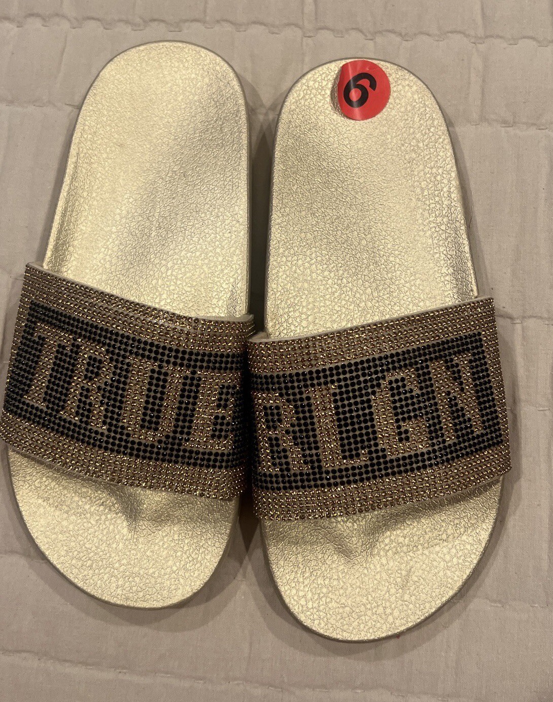 PANTOFOLA D’ORO Pantofole donna True Religion Shining Stones oro nero taglia 6 NUOVE