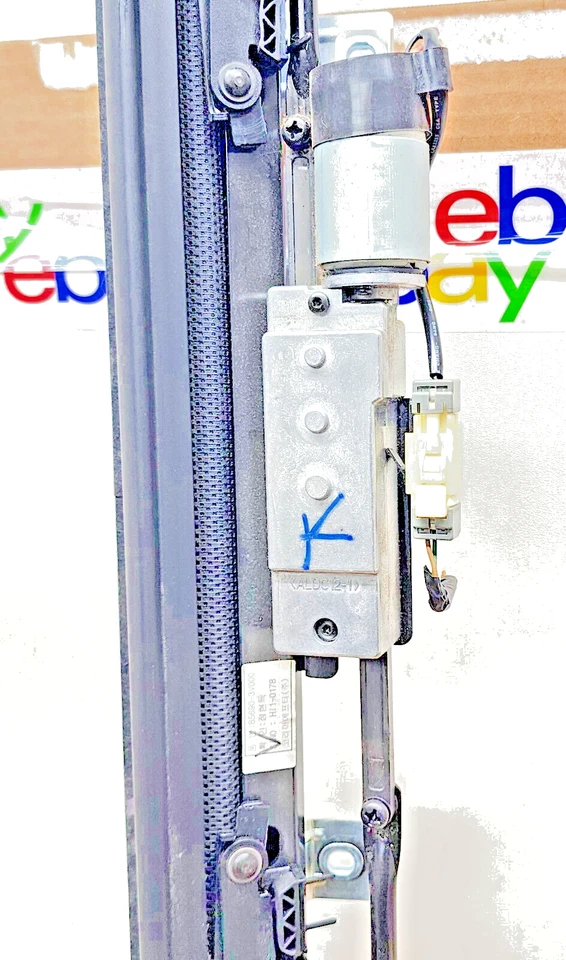 2012-2017 现代 Azera 后挡风玻璃可伸缩遮阳原始设备制造商 85690-3V000 — 第 4/4 张图片