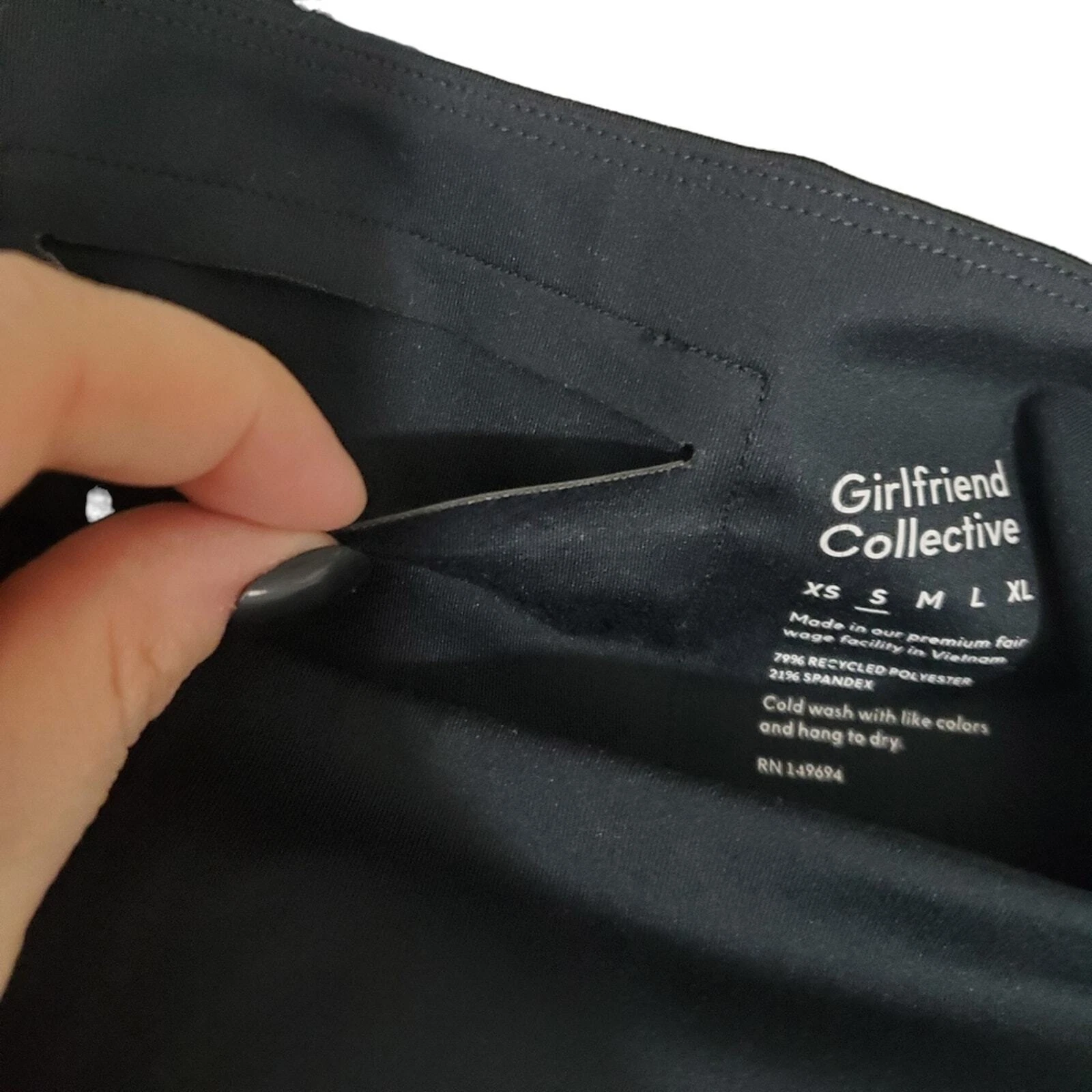 girlfriend-collective compressive waistband pocket leggings