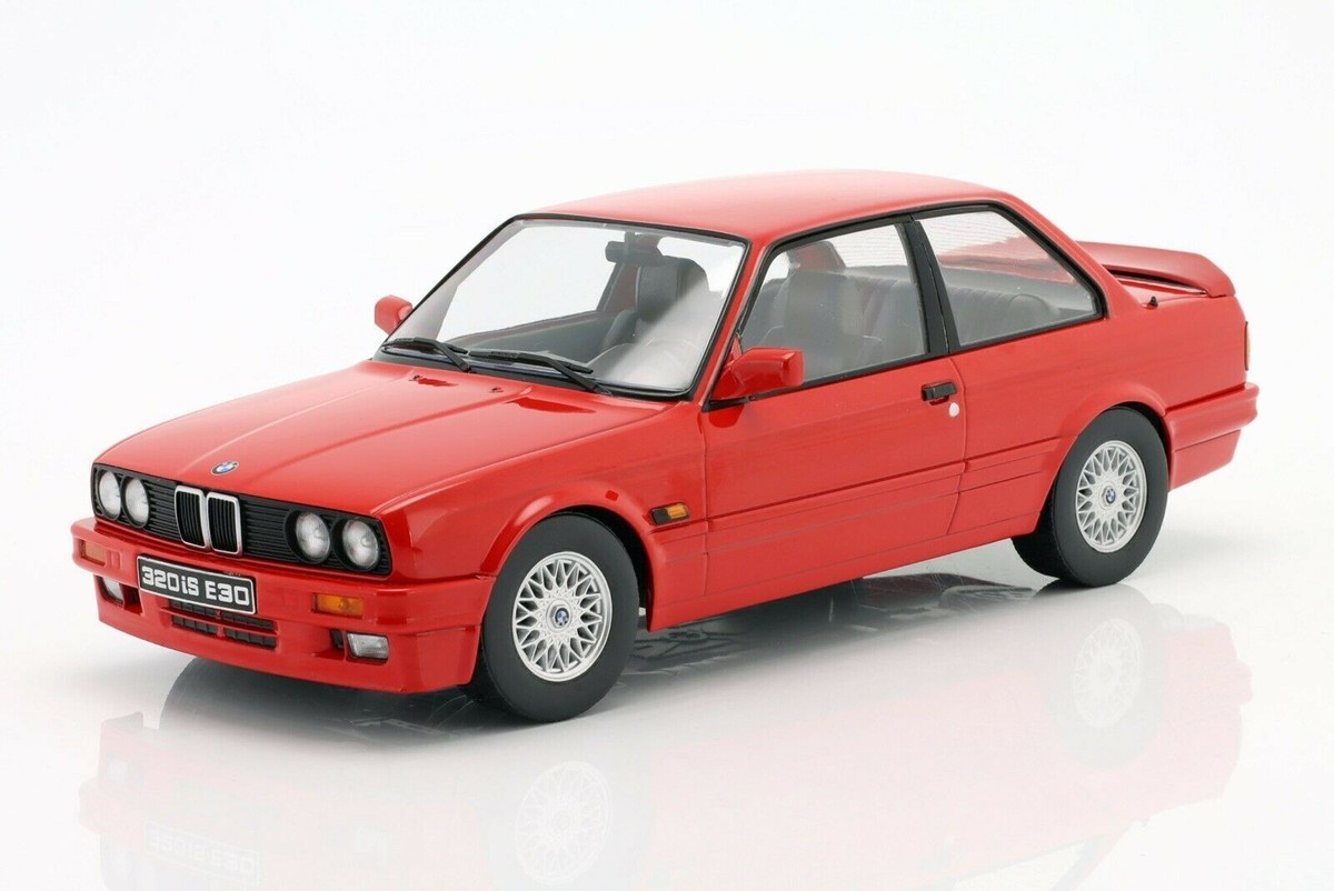 ☆美品/現状　BMW 320i 1/18 スケール　レッド ☆美品/現状 BMW 320i 1/18 スケール レッド - メルカリ
