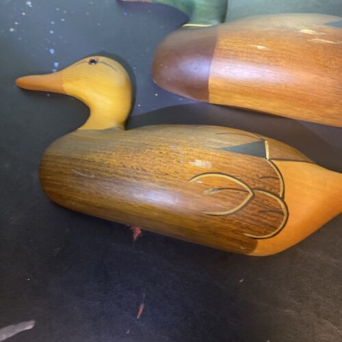 (2) The Decoy Shop Hand Carved Wooden Duck Decoy Wallhanging - 1985 - Signed - Picture 2 of 9