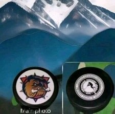 HAMILTON BULLDOGS AHL VINTAGE LICENSED PUCK VEGUM MFG. Made in SLOVAKIA 🇸🇰