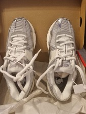 Turnschuhe Nike Vomero 5 silber