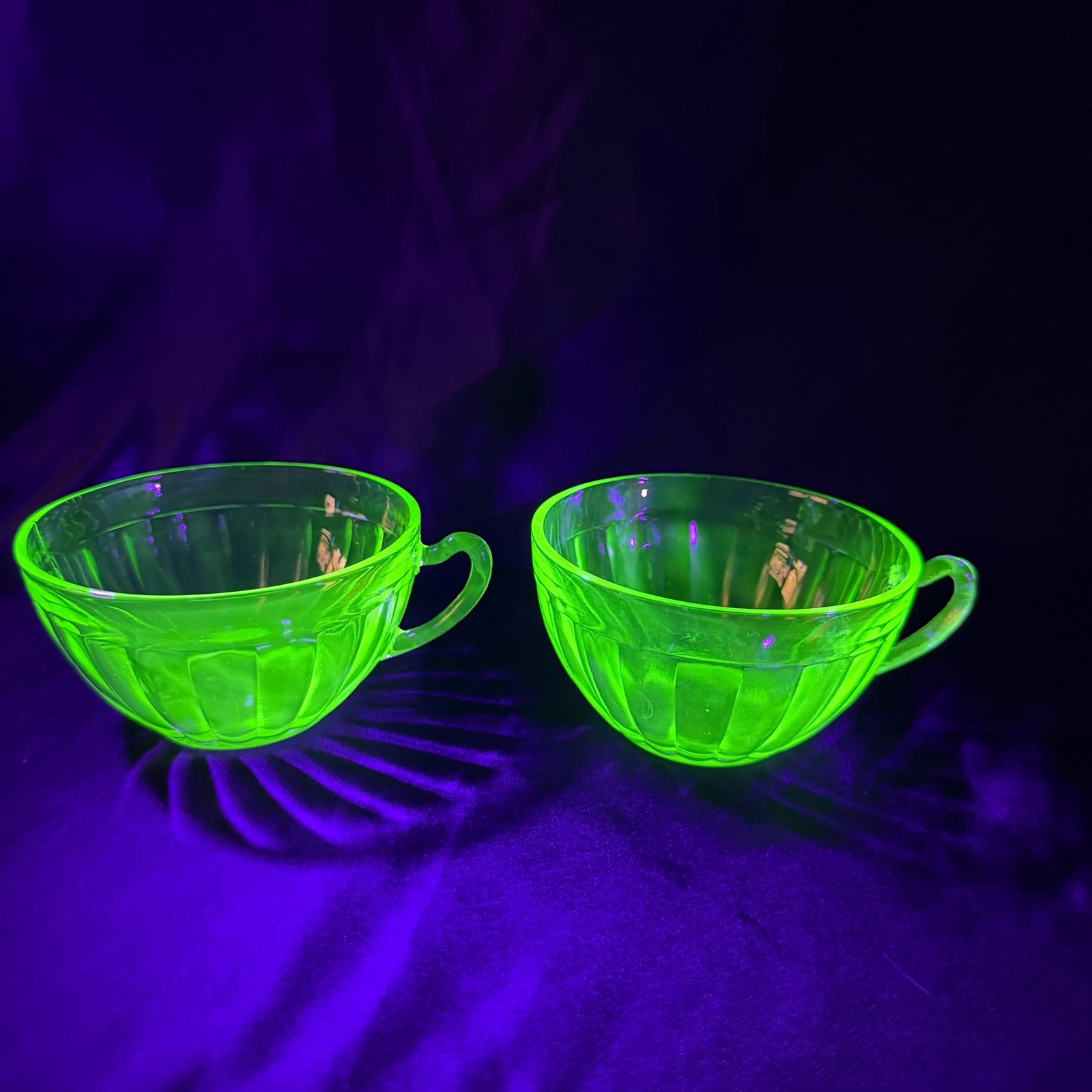 Vintage Green Uranium Glass Tea Cups Block Optic Vaseline Glass Glow Set of 2