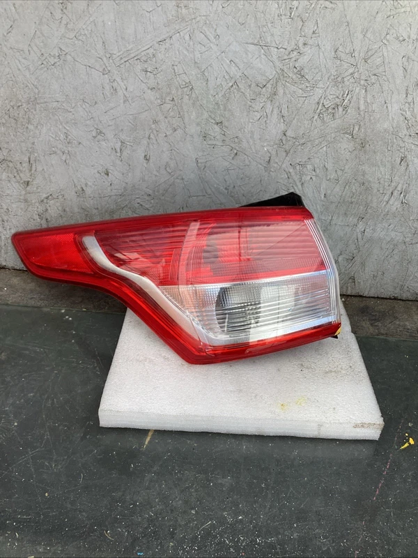 2013-2016 FORD ESCAPE LEFT LH DRIVER SIDE TAIL LIGHT OEM CJ5Z13405B