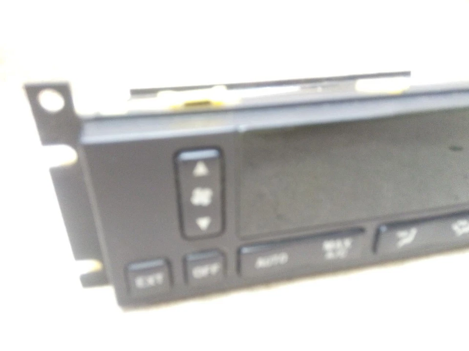 Auto Temperature Climate Control YW1H18C612AB Fits 2000 LINCOLN TOWN CAR x5a - Image 2 of 4