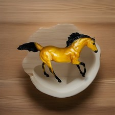 Vintage Breyer Spirit Kiger Mustang #751104 | 2002 Release | Buckskin | USA Made