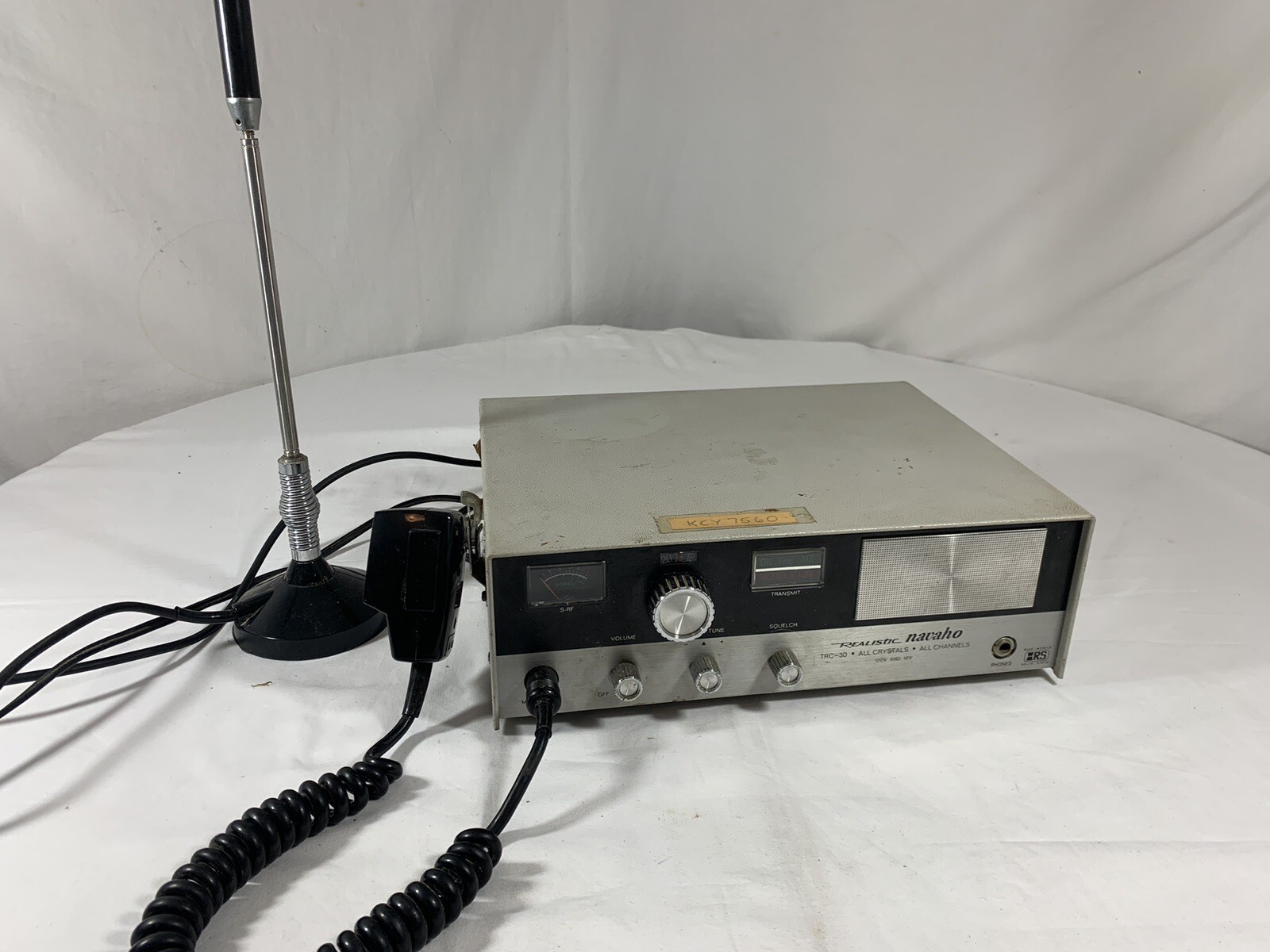 Realistic Navaho TRC30 CB Base Station Ham Radio Powers On With Mic