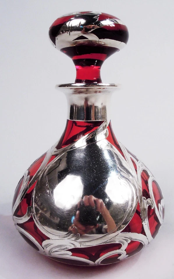 Antiguo Perfume Art Nouveau Botella Perfume Vidrio Rojo Americano Superposición Plateada Foto 3 de 4