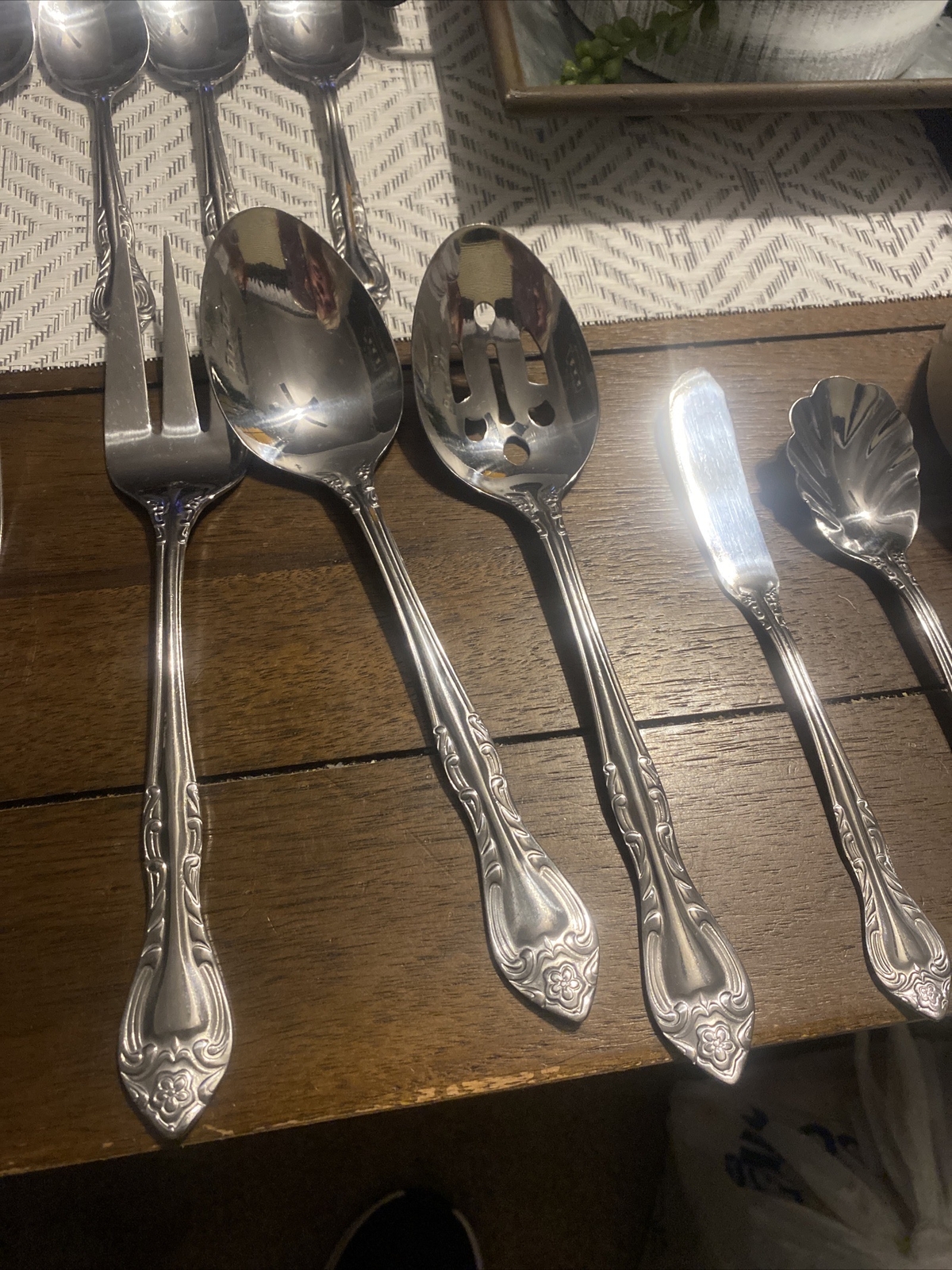 26 pcs INTERNATIONAL STAINLESS china FLATWARE Silverware Place Settings