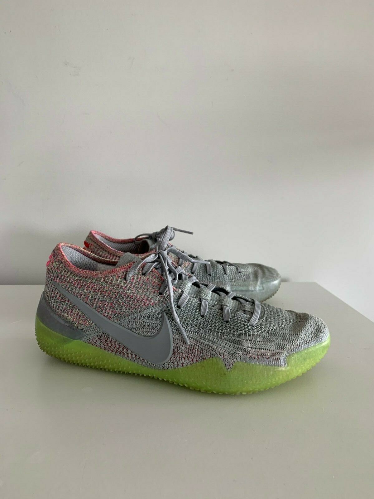 kobe ad pink and green