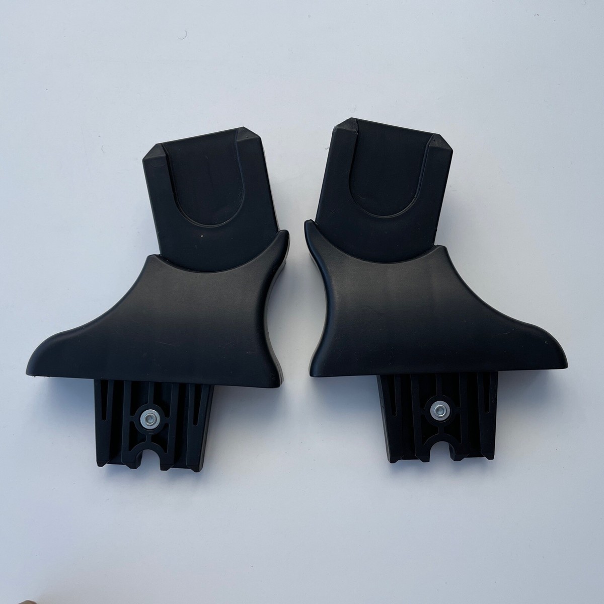 Venicci car seat adaptors to fit Cabriofix Pebble Maine Besafe