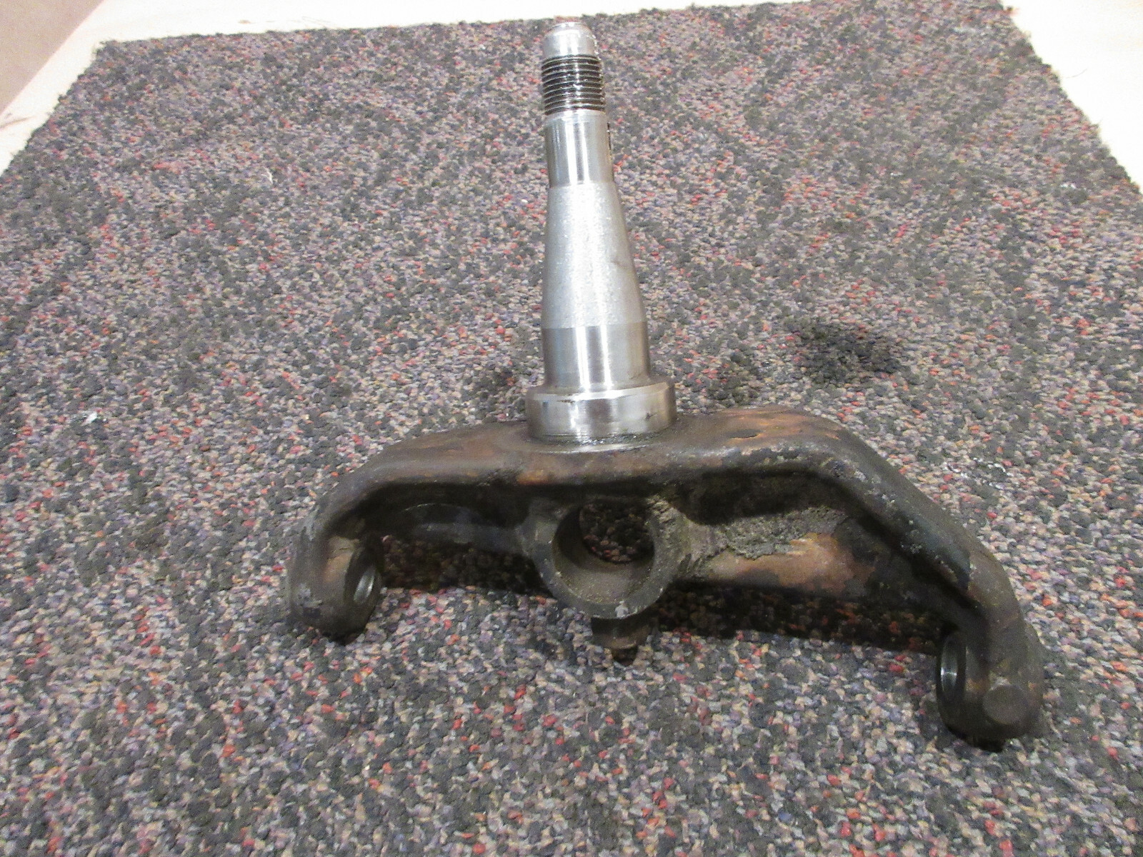 Ferrari 308 - RH Front Stub Axle - P/N 115964