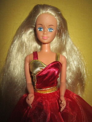B-1521) ALTE BLONDE VINTAGE PETRA PLASTY DOLL ORIGINALE KLEIDUNG+ALTE SCHUHE
