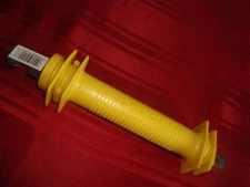NEW Dare Products DARE RUB'RGATE Yellow Handle Used for Electric Fencing