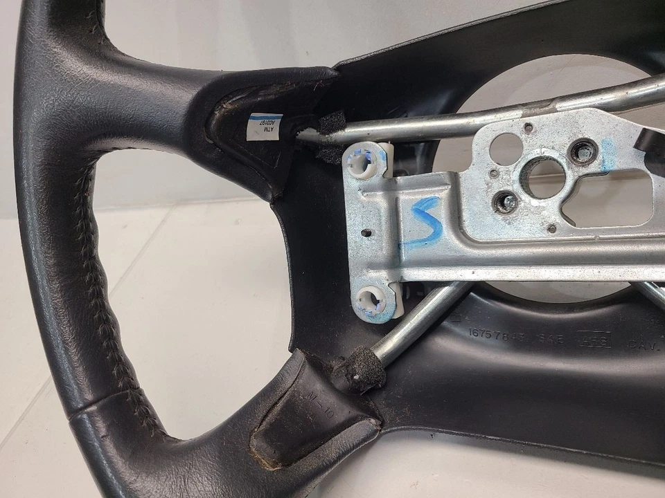 Chevrolet Tahoe 1997 (5,7 L/AT/LT) volante *negro* Foto 2 de 4