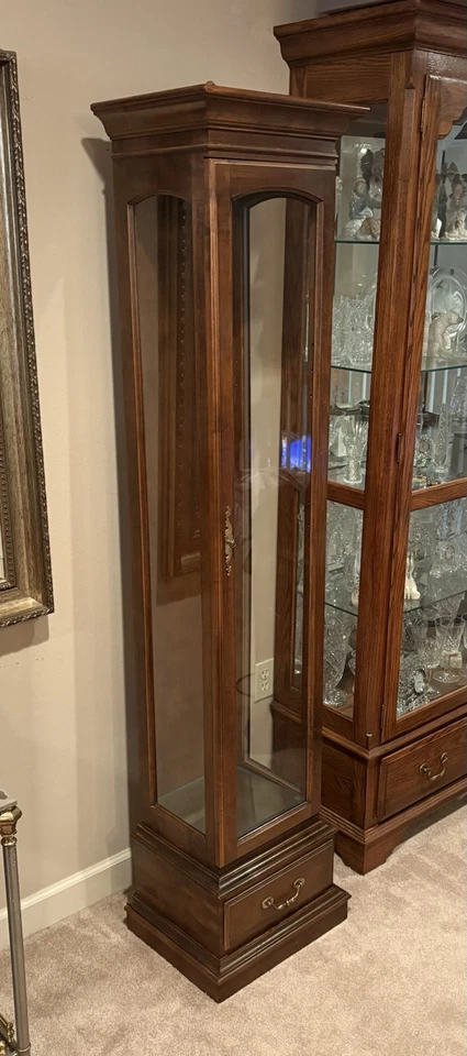 Шкаф-витрина 1970-х Ethan Allen Classic Manor Pier Maple Curio - Изображение 2 из 4