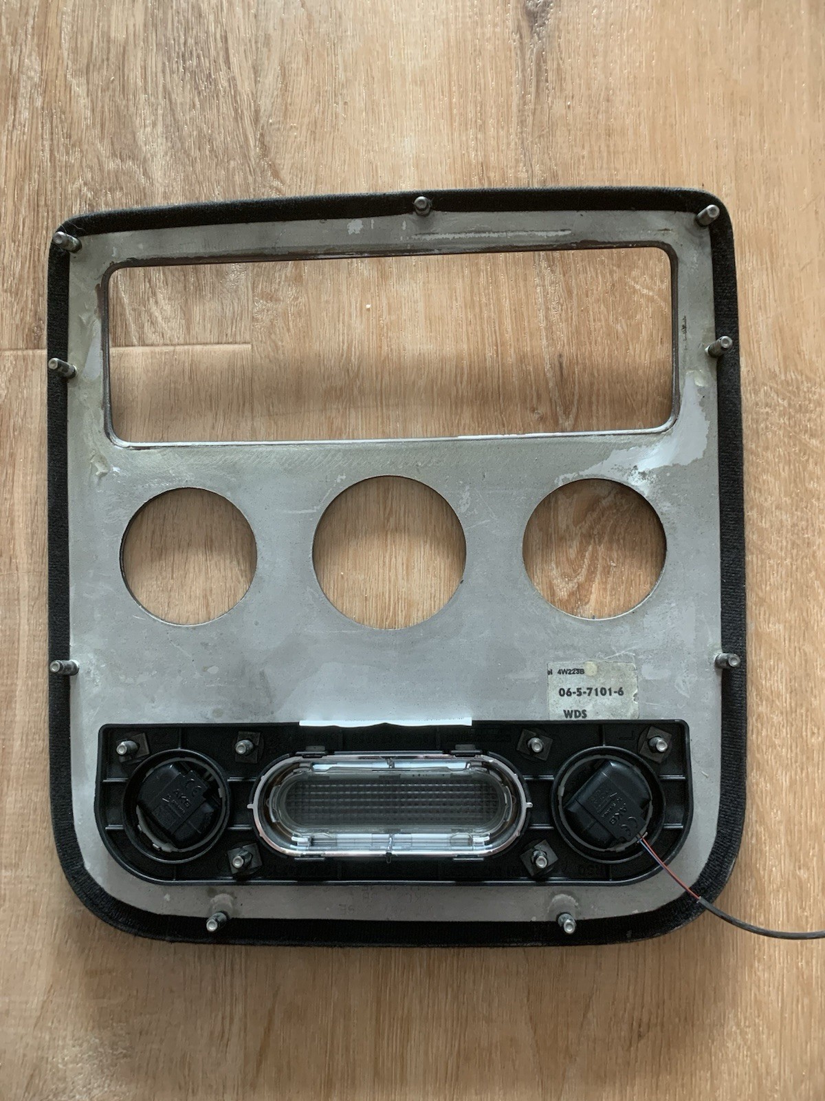 Bentley 3W0867969E OEM