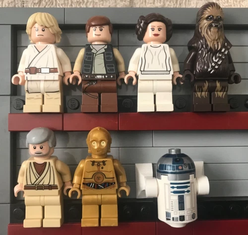 LEGO Star Wars 7x Minifigures: Luke, Han, Leia, Old Ben, C-3PO, R2D2, Chewbacca.