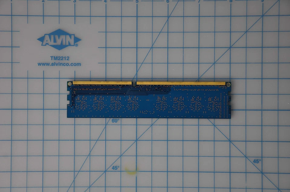 IBM 2Gb Ddr3-1066 Udimm For Ibm Surepos 7430004 - Image 2 of 2