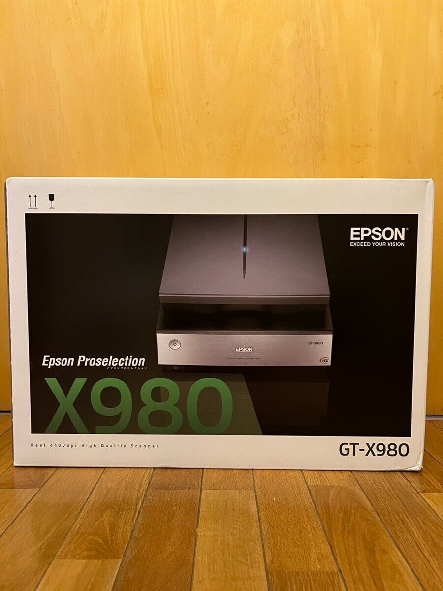 EPSON GT-X980 High-performance film scanner flatbed 6400dpi EPSON GT-X980 High-performance film scanner flatbed 6400dpi