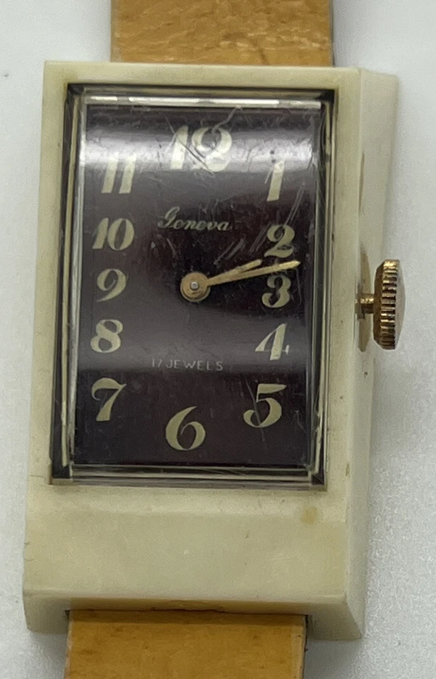 ¿Baquelita suiza vintage Ginebra 17 joyas? Reloj de pulsera de plástico para dama funciona Foto 3 de 4
