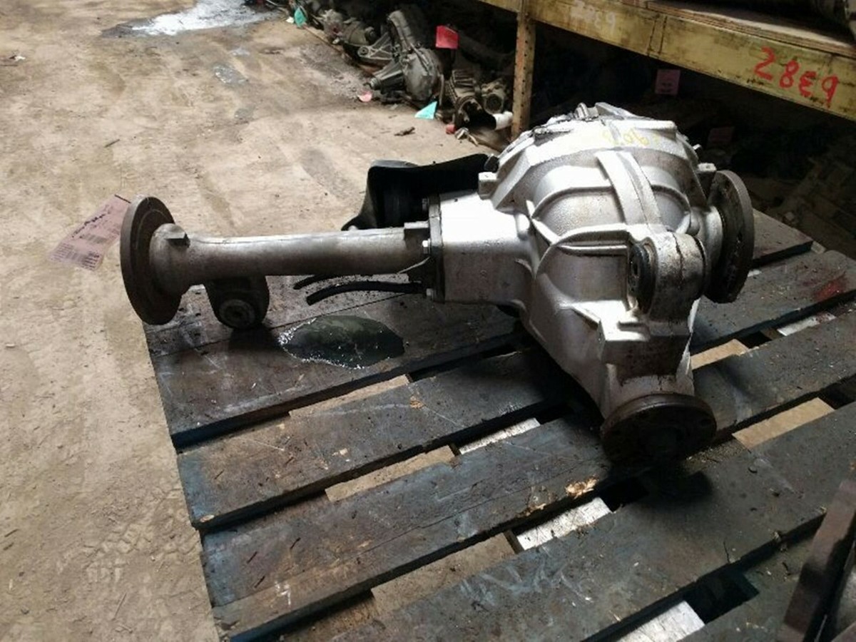 1997-2002 Ford Expedition Front Axle Differential Carrier 3.55