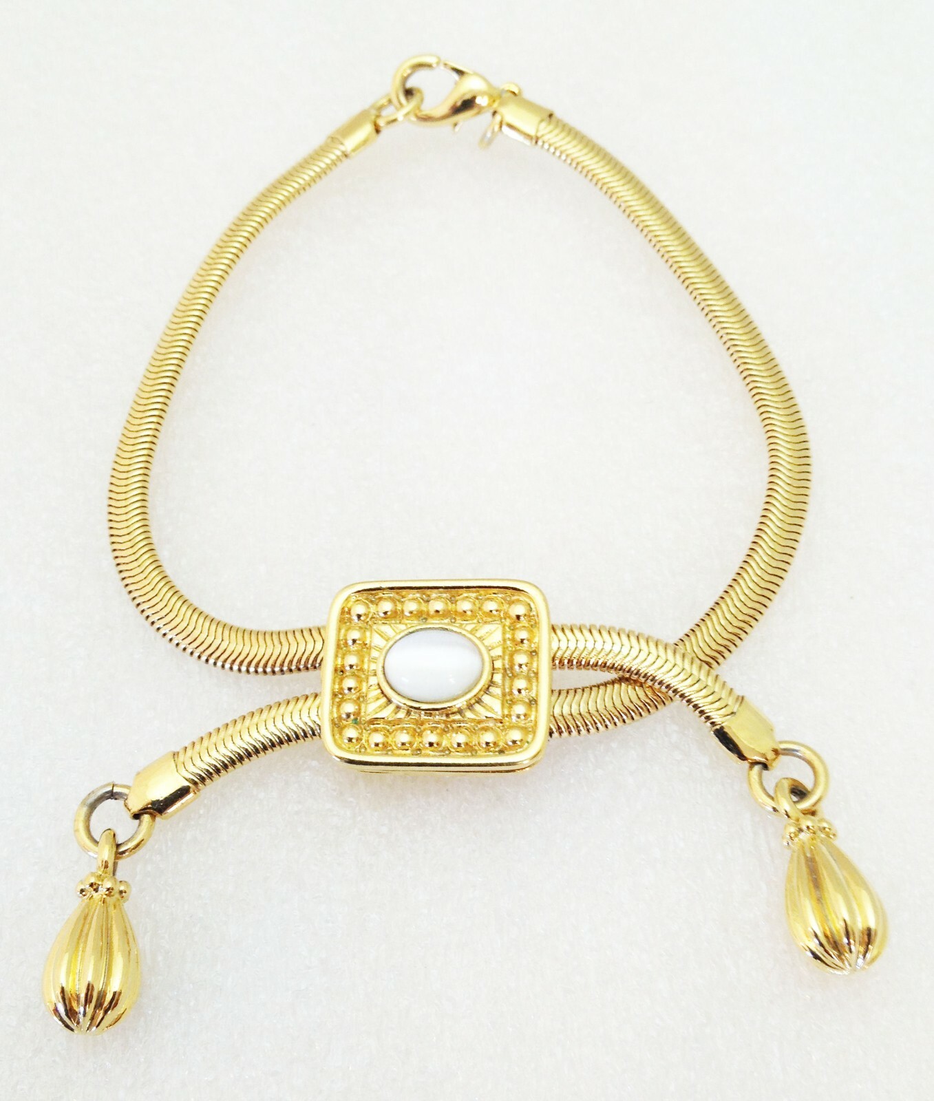 Premier Designs  Gold Tone w/ White Glass Cat's Eye Stone Bracelet