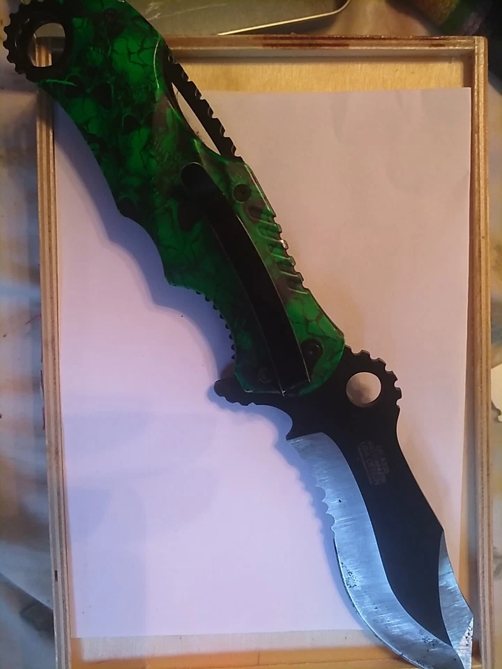 New MTech USA Ballistics MT-A808 Assist Opening Folding Pocket Knife Green Skull - Image 3 of 4