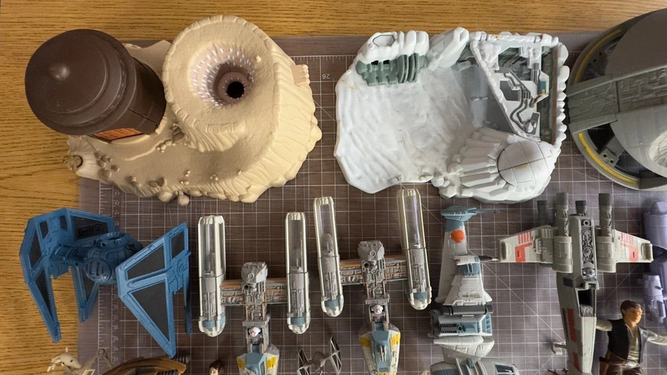 Raro ENORME Lote De FIGURAS DE ACCIÓN Star Wars Varias Líneas Personajes Armas Piezas Foto 2 de 4