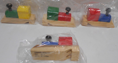 Konvolut 12 Oriental Trading Holzeisenbahn Pfeifen 