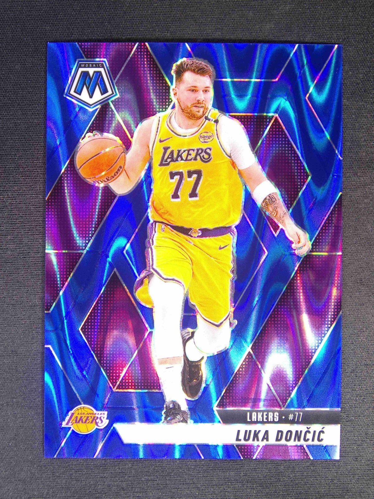 2024-25 Panini Mosaic Luka Doncic #100 Blue Seismic /149