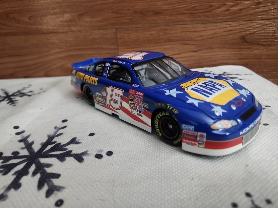 NASCAR Michael Waltrip 1/24 Diecast #15 Napa 2004 Monte Carlo Goodyear - Image 2 of 4