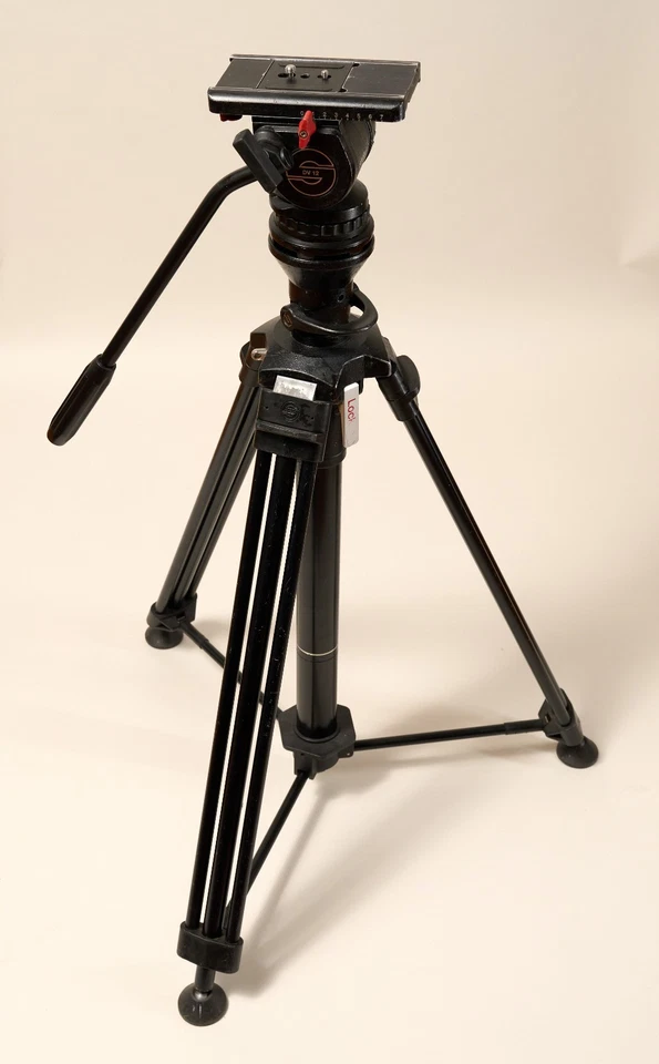 Genuine Sachtler DV 12 fluid head with Hot Pod Aluminum Tripod - Image 4 of 4