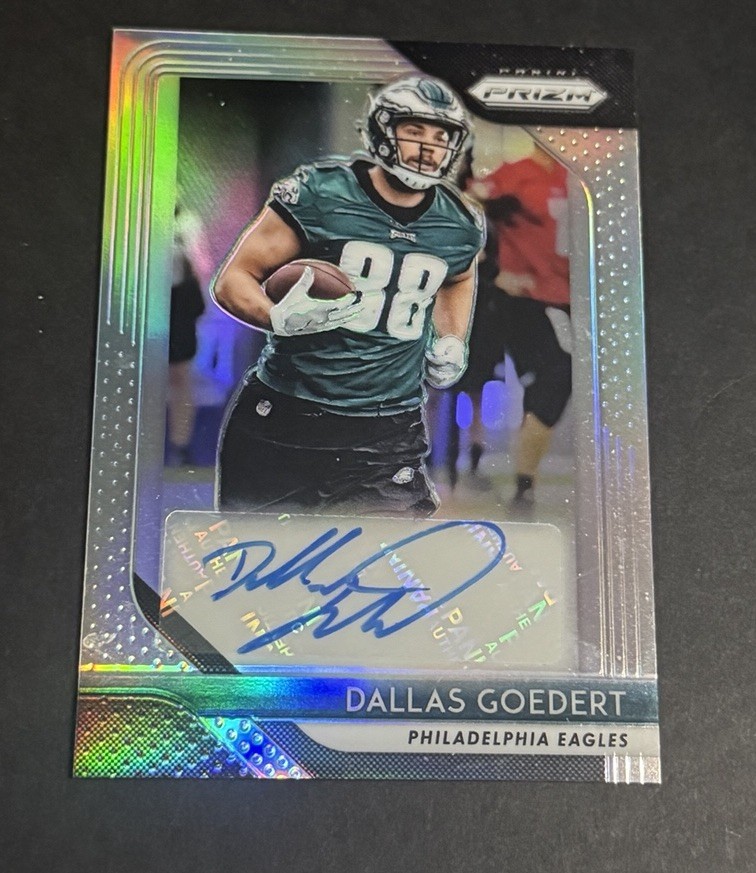 Dallas Goedert Panini Prizm Rookie Autographs #DG Silver