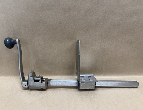 Edlund U-12 Manual Can Opener w/ Stainless Steel Base