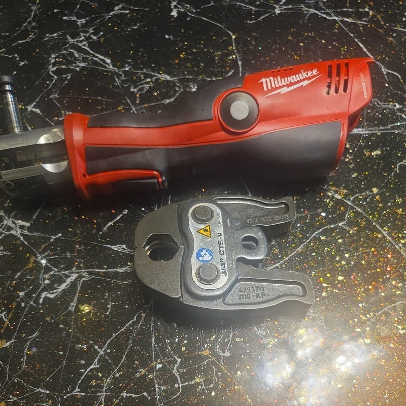 Milwaukee 2473-20 M12 Force Logic Press Tool and 3/4 clamp
