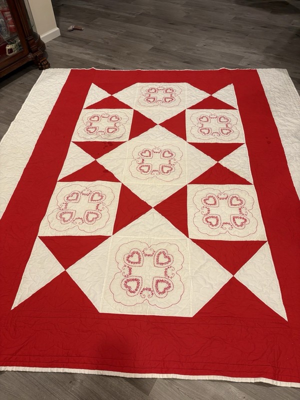 Quilt Homemade Queen Size 89’’x100’’ Red Hearts Pattern Cotton Hand Stitched