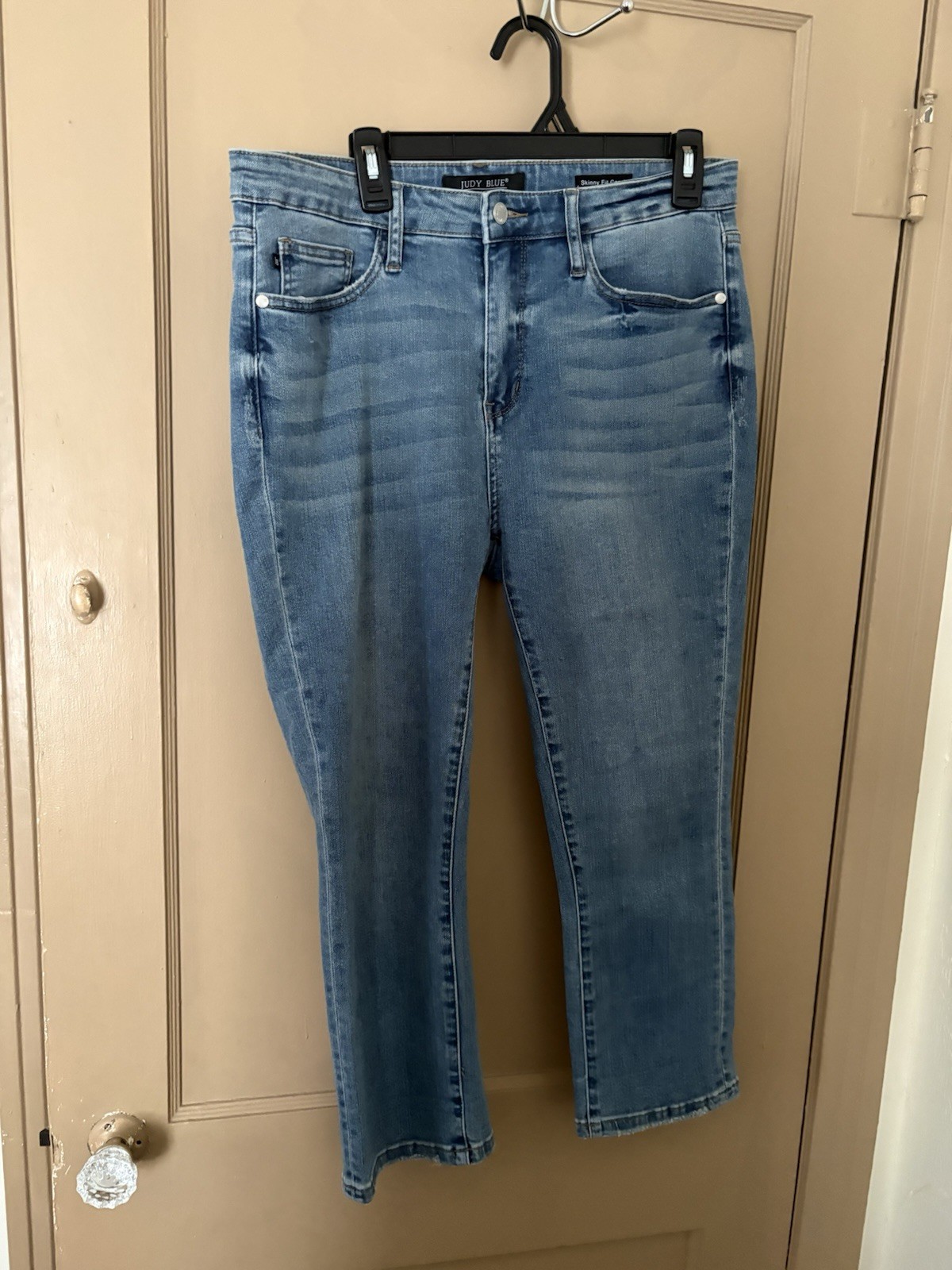 Judy Blue Women's Skinny Fit Capri Blue Denim Jeans Medium Wash 5-Pocket