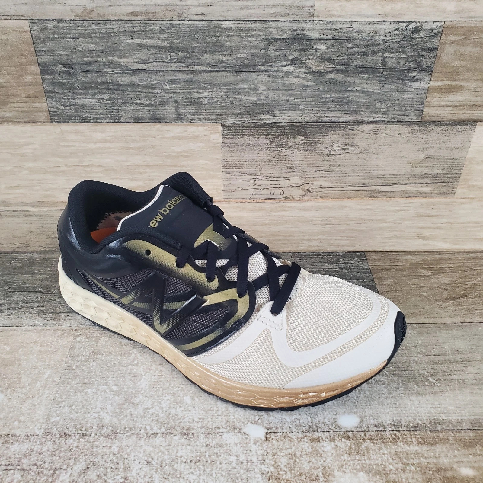 Scarpe da ginnastica New Balance Fresh Foam 822 V3 da donna taglia 7 5 D Angora sneakers